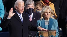 Ông Joe Biden tuyên thệ trong lễ nhậm chức