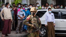 Binh sĩ Myanmar sau cuộc đảo chính ở nước này. Ảnh: SOPA.