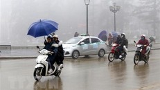 Không khí lạnh tăng cường gây mưa dông khu vực Bắc Bộ và Trung Bộ 