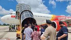 Bay quốc tế không lo về giá với khuyến mãi thứ 2 hàng tuần, Vietjet thôi!