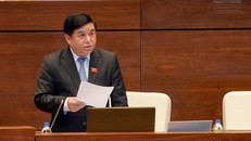 Bộ trưởng Kế hoạch và Đầu tư Nguyễn Chí Dũng trả lời chất vấn