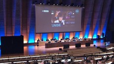 Đại sứ Lê Thị Hồng Vân, Trưởng phái đoàn Việt Nam bên cạnh UNESCO phát biểu trong một phiên họp toàn thể của Đại hội đồng UNESCO. Ảnh: TTXVN