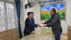 Đại diện Bảo hiểm tới thăm hỏi, động viên các nạn nhân bị tai nạn ở đường Võ Chí Công