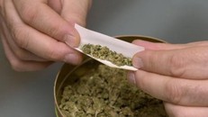 Một học sinh phải cấp cứu sau khi hút chất gây nghiện