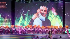 “Nhớ mãi ơn Người - Hồ Chí Minh”