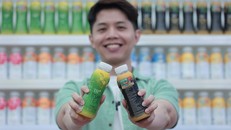 Để tham gia chương trình, khách hàng tìm mã số dự thưởng dưới nhãn các sản phẩm TH true TEA hoặc TH true JUICE milk rồi làm theo hướng dẫn.