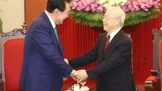 Tổng Bí thư Nguyễn Phú Trọng tiếp Tổng thống Hàn Quốc Yoon Suk Yeol
