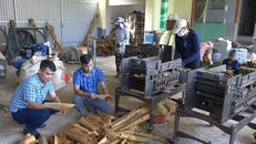 HTX Nông nghiệp và dịch vụ Cầu Mây (xã Cam Cọn, huyện Bảo Yên, Lào Cai) đã mạnh dạn đầu tư kinh phí trang bị máy móc phục vụ sản xuất, nâng cao chất lượng các sản phẩm từ quế.