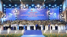 Đại biểu và 328 gương học sinh, sinh viên, cán bộ Đoàn, Hội được tuyên dương tại chương trình. Ảnh: Hồng Giang - TTXVN