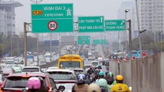 Lối lên đường vành đai 3 trên cao đoạn trước bến xe Mỹ Đình. Ảnh: Tuấn Anh/TTXVN