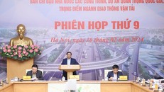 Thủ tướng yêu cầu các đại biểu dự phiên họp thảo luận, đánh giá tình hình, đề xuất giải pháp rút ngắn tiến độ các công trình, dự án, bảo đảm chất lượng, kỹ/mỹ thuật công trình - Ảnh: VGP