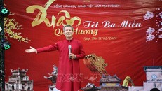 Tổng Lãnh sự Việt Nam phụ trách bang New South Wales, bang Nam Australia và bang Queensland Nguyễn Đăng Thắng phát biểu khai mạc "Xuân Quê hương 2024". Ảnh: Văn Linh - PV TTXVN thường trú tại Sydney, Australia
