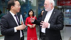 Bộ trưởng Ngoại giao Vatican thăm Bảo tàng Dân tộc học Việt Nam và Bệnh viện Nhi Trung Ương