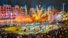 Gen Z đổ xô đến Grand World soi menu, “đu trend” ẩm thực