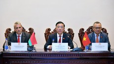 Phó Trưởng Ban thường trực Ban Công tác đại biểu, Chủ tịch Nhóm Nghị sĩ hữu nghị Việt Nam - Belarus Nguyễn Tuấn Anh phát biểu