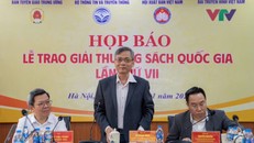 Đại diện Ban tổ chức Giải: ông Tống Văn Thanh, Vụ trưởng Vụ Báo chí - Xuất bản, ông Đỗ Quang Dũng, Phó chủ tịch Hội Xuất bản Việt Nam, ông Nguyễn Nguyên, Cục trưởng Cục Xuất bản, In và Phát hành tại họp báo.