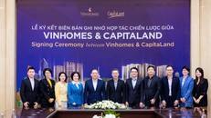 Lễ ký kết Biên bản ghi nhớ có sự hiện diện của ông Phạm Nhật Vượng - Chủ tịch Tập đoàn Vingroup, ông Jonathan Yap - Tổng Giám đốc CapitaLand Development (giữa), cùng các lãnh đạo hai bên