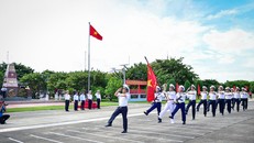 Hoành tráng và xúc động lễ chào cờ và duyệt đội ngũ trên đảo Trường Sa