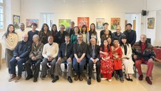 Các nghệ sĩ và đại diện khách mời chụp ảnh lưu niệm tại chương trình