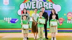 Báo Phụ nữ TPHCM trao giải đợt 3 Cuộc thi “Kể chuyện sách với thiếu nhi” tại trường tiểu học Lômônôxốp (Hà Nội).