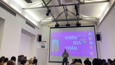 Nghệ sĩ trình diễn, biên đạo múa người Áo Michael Turinsky tại buổi tọa đàm. 