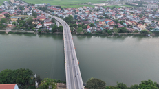Dòng Kiến Giang gắn bó với đời sống người dân địa phương bao đời nhưng cũng là nơi xảy ra những vụ đuối nước thương tâm. (Ảnh: Hoàng Anh)