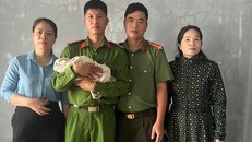 Người thân đã đến nhận lại trẻ sơ sinh bị bỏ rơi tại chùa Hoằng Phúc