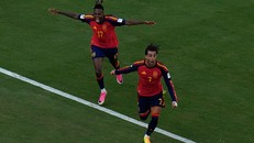 Ferran Torres (số 7) mừng bàn thắng giúp Tây Ban Nha vô địch World Cup 2026. Ảnh: AP 