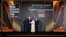 Đại diện Công ty DOJILAND nhận giải thưởng Khu đô thị kiến tạo phong cách sống tốt nhất Việt Nam 2026 dành cho Diamond Symphony Vĩnh Yên