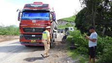 Quảng Trị: Người dân phản ánh xe chở vật liệu gây nguy hiểm giao thông tại xã Trường Sơn