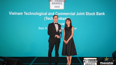 Techcombank lập kỷ lục 4 năm liên tiếp được vinh danh “Ngân hàng tốt nhất Việt Nam” bởi FinanceAsia. Ảnh Techcombank