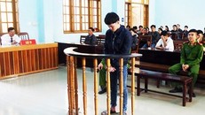 Bị cáo Nguyễn Văn Duy trước vành móng ngựa.