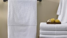 Khăn là môi trường lý tưởng cho vi khuẩn, mầm bệnh phát triển. Ảnh: Hiltontohome.