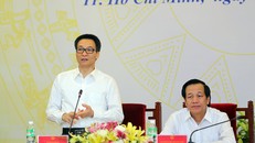 Phó Thủ tướng Vũ Đức Đam nhấn mạnh, để đổi mới, nâng cao chất lượng GDNN nhất định phải đẩy mạnh tự chủ cho các trường nghề, gắn kết chặt chẽ với DN và theo đúng xu hướng quốc tế. Ảnh: VGP/Đình Nam 