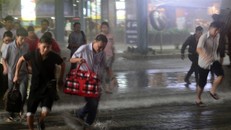 Sài Gòn bất ngờ mưa lớn