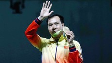 Xạ thủ Hoàng Xuân Vinh đau đầu vì tiền thưởng Olympic