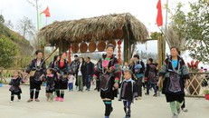 Du xuân, trẩy hội khèn, hoa tại Fansipan Legend