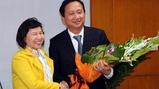 Thứ trưởng Công Thương Hồ Thị Kim Thoa trong một lần trao quyết định bổ nhiệm ông Trịnh Xuân Thanh.