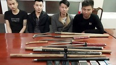  Các nghi can bị tạm giữ. Ảnh: C.A