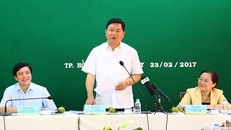 Bí thư Đinh La Thăng tại buổi làm việc với Tổng liên đoàn Lao động chiều 23/2.