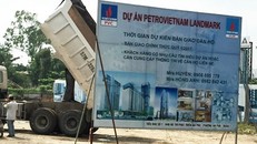 Chủ đầu tư dự án PetroVietnam Landmark tuyên bố chỉ trả nợ gốc tiền mua căn hộ chứ không chấp nhận trả lãi phạt chậm giao nhà dù trễ hạn hợp đồng nửa thập niên qua. Ảnh: Vũ Lê/VnExpress