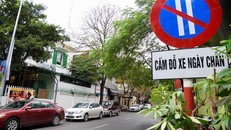 Hà Nội đang thực hiện thí điểm đỗ xe ngày chẵn, lẻ trên một số tuyến phố.