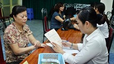 Quỹ bảo hiểm xã hội của Việt Nam hiện đứng trước áp lực lớn, buộc nhà chức trách nghĩ đến chuyện tăng tuổi nghỉ hưu.