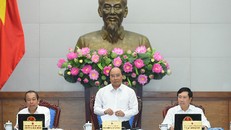 Thủ tướng Nguyễn Xuân Phúc phát biểu tại phiên họp.