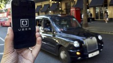 Uber báo lỗ hơn 700 triệu USD, tiếp tục mất lãnh đạo