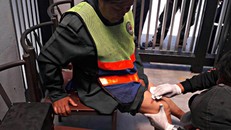 Một nhân viên vệ sinh môi trường Bangkok bị thương vì vụ nổ