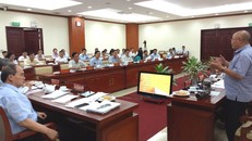 Quang cảnh cuộc họp.