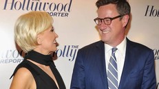 Joe Scarborough và Mika Brzezinski (trái) bị ông Trump thóa mạ trên mạng xã hội Twitter. Ảnh: CNN.