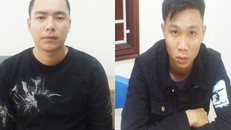 Đối tượng Hoàn (bên trái) và Phát tại cơ quan công an.