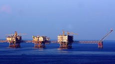  Việt Nam khẳng định khai thác dầu khí với Tây Ban Nha phụ thuộc vào lộ trình. Ảnh minh hoạ: TTXVN.